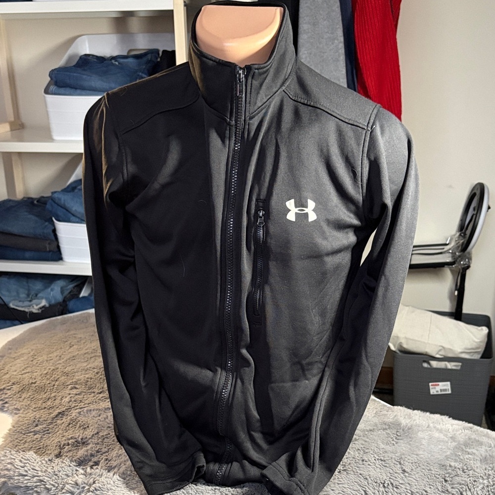 Under Armour Women’s Black zip-up Jacket